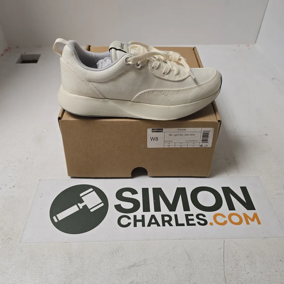 BOXED PAIR OF ALLBIRDS WOMENS TRAINERS IN WHITE/GREY - SIZE 5
