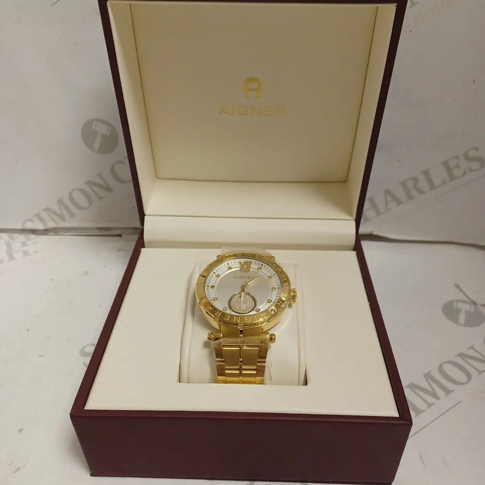 BOXED AIGNER GENTS VIGEVANO SWISS MADE WATCH WITH STAINLESS STEEL BRACELET - 5 ATM. 