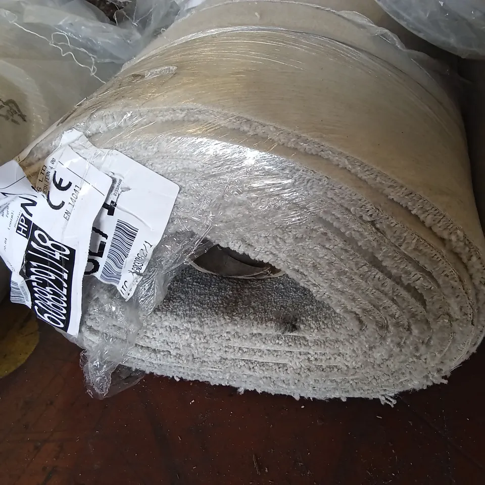 ROLL OF QUALITY NATURAL IMPRESSIONS FRESH FERN CARPET // APPROX SIZE: 7 x 4m