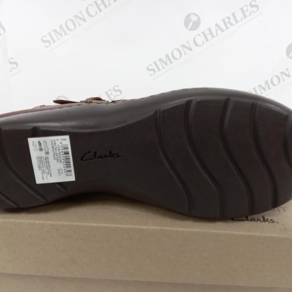BOXED CLARKS CORA ROUCHED IN DARK TAN LEA IN UK 7
