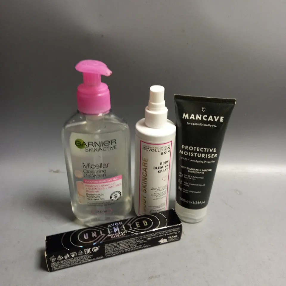 BOX OF APPROXIMATELY 20 COSMETIC ITEMS TO INCLUDE - MANCAVE MOISTURIZER - GARNIER MICELLAR WATER - AVON UNLIMITED MASCARA - ETC 
