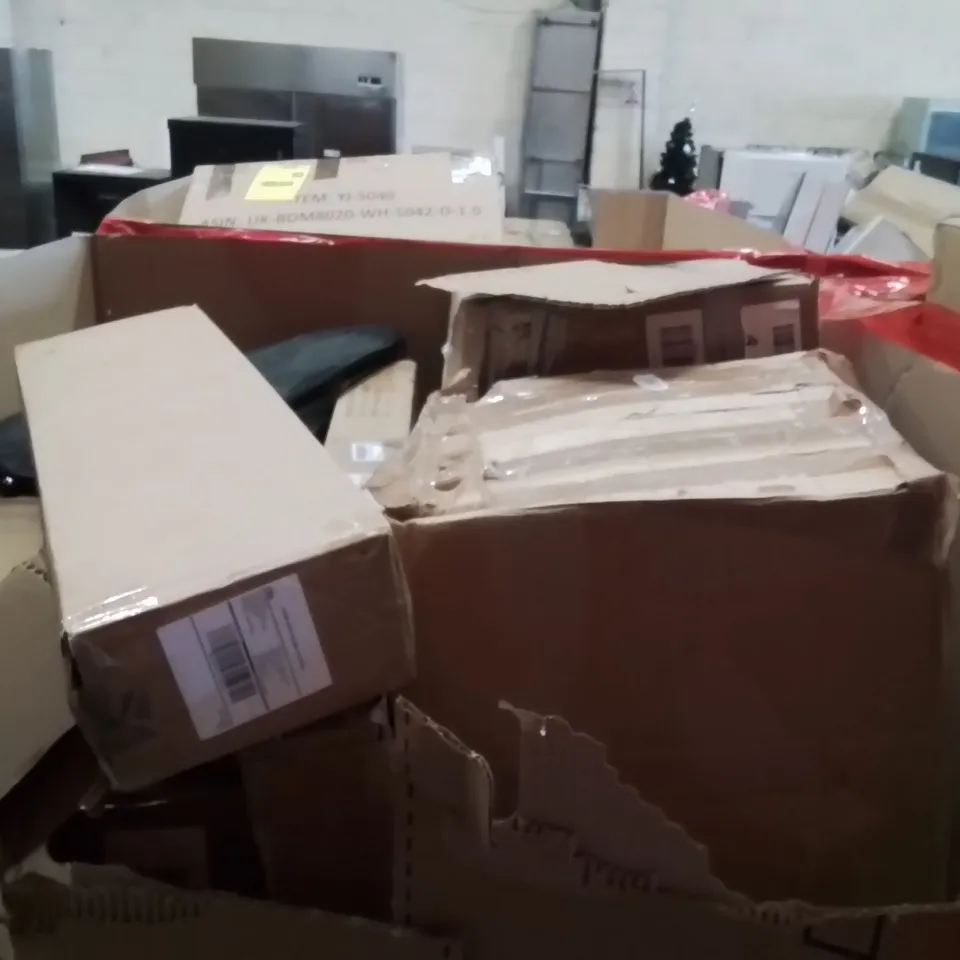 PALLET OF ASSORTED HOUSEHOLD GOODS AND PRODUCTS TO INCLUDE;TURNTABLE SYSTEM,TENNIS RACKETS