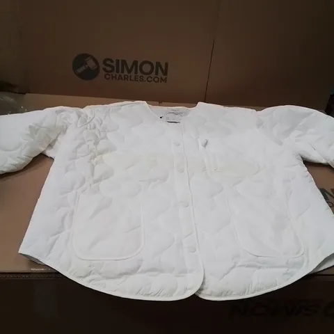 BOXED BRAND NEW APPROXIMATELY 5 SIMPLY BE QUILTED WHITE JACKET SIZE 24