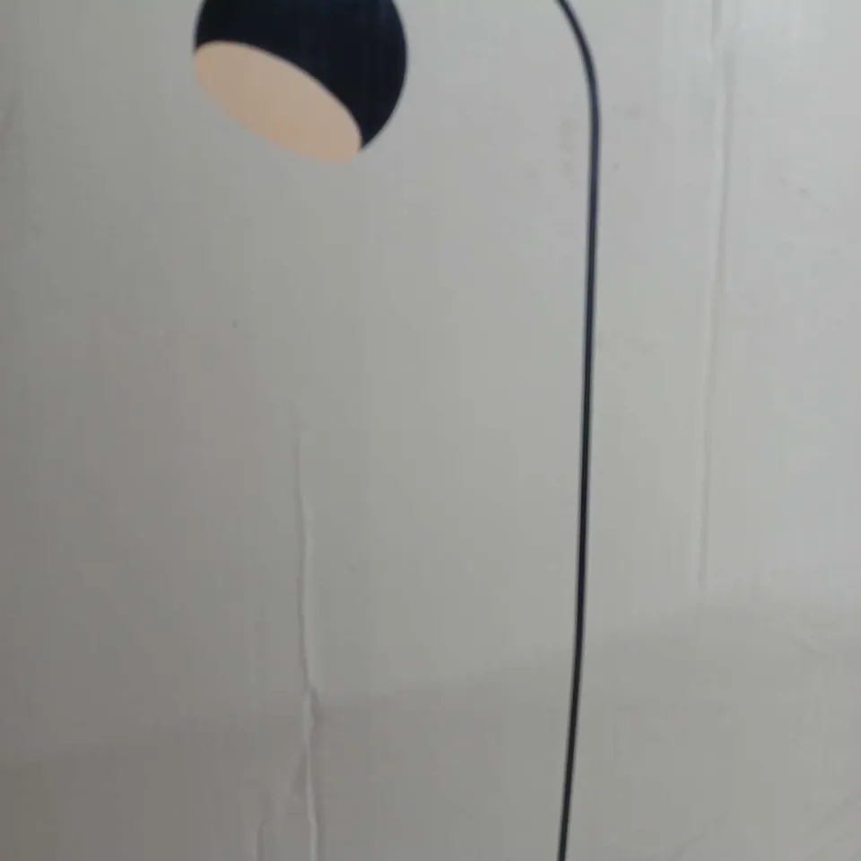 BOXED GOODHOME FLOOR LAMP IN BLACK