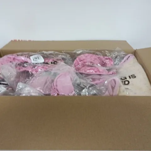 BOX OF APPROXIMATELY 20 ASSORTED CLOTHING ITEMS TO INCLUDE: LONGLINE CAMI