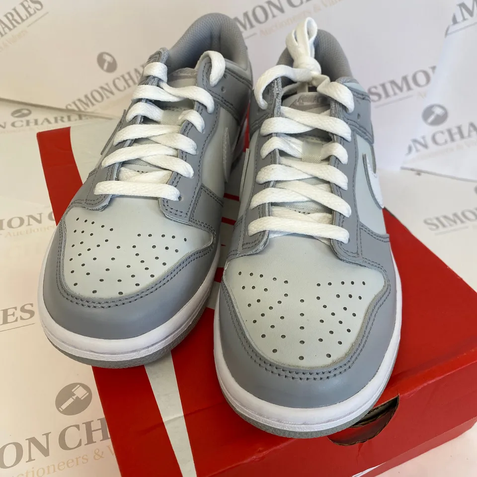BOXED PAIR OF NIKE DUNK LOW GREY TRAINERS SIZE 5
