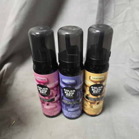 APPROXIMATELY 20 ASSORTED MATRIX BLOW DRY SPRAYS TO INCLUDE HOT PINK, STONEWASHED DENIM, GOLDEN BLONDE, ETC - COLLECTION ONLY