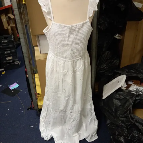 WHITE FLORAL SUMMER ELASTIC DRESS