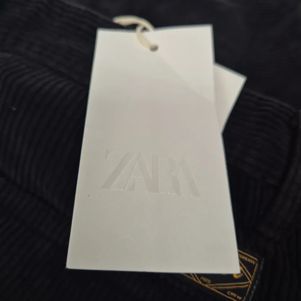 ZARA Carrot Fit Corduroy Trousers – Black, UK 32 (EUR 42)