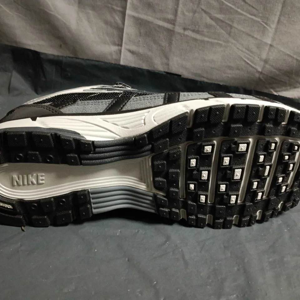 UNBOXED PAIR OF NIKE P6000 TRAINERS - UK SIZE 8.5