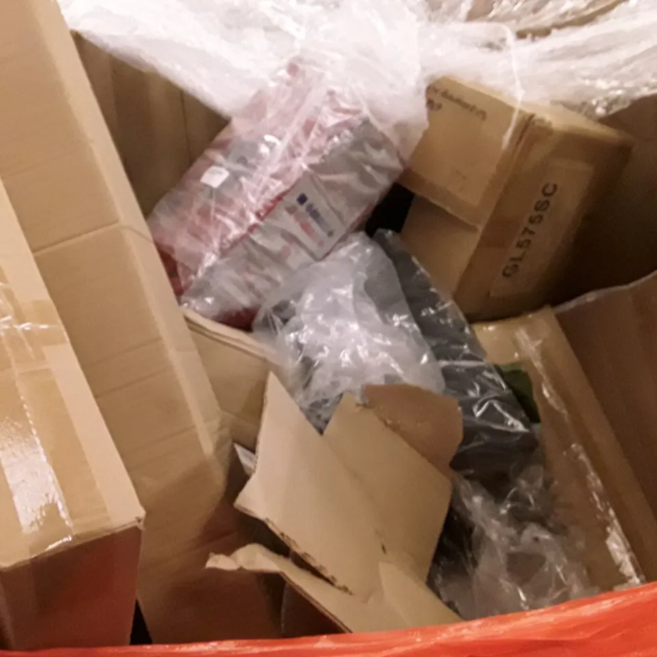 PALLET OF ASSORTED PRODUCTS INCLUDING HOMIDEC DRYING RACK, HALLOWEEN LED DECORATIONS, OSBY STAR ILLUMINATED DECOR, 3 BIKE TRUNK MOUNT  