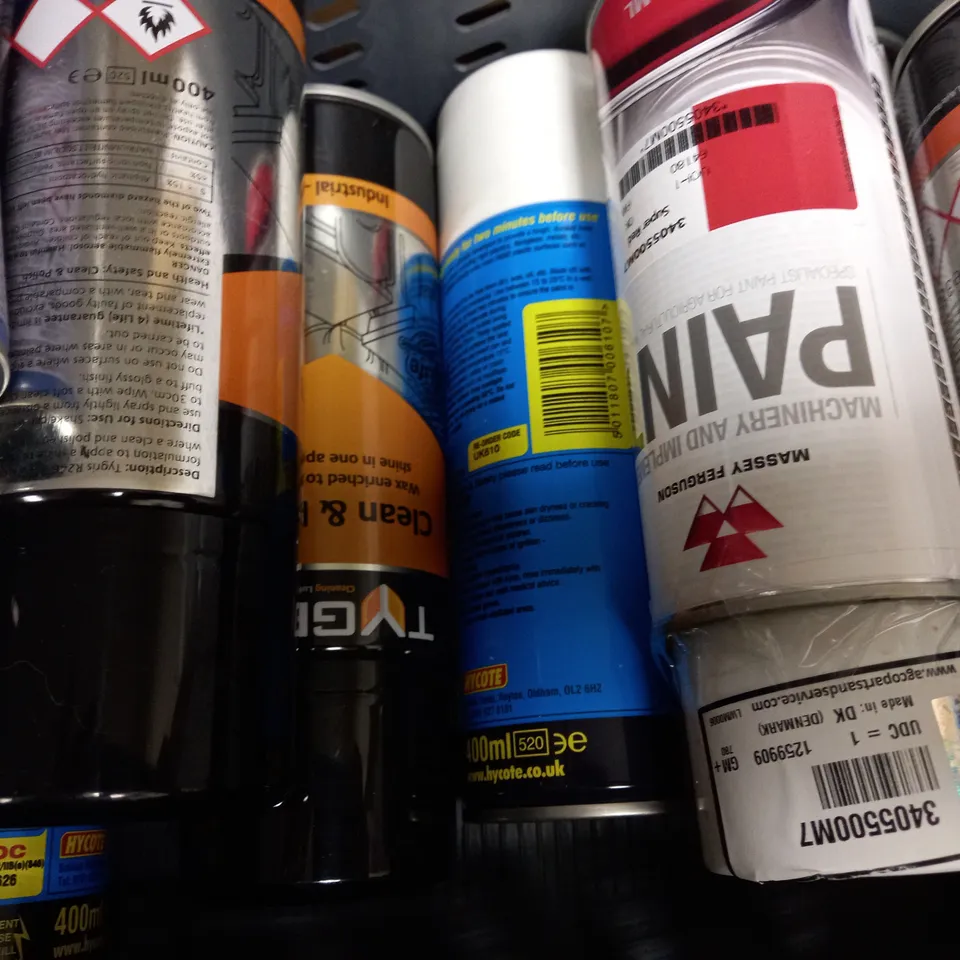 BOX OF APPROX 12 ASSORTED AEROSOLS TO INCLUDE HYCOTE PLASTIC PRIMER, GLASS/MIRROR CLEANER, NEON BLUE SPRAY PAINT, ETC