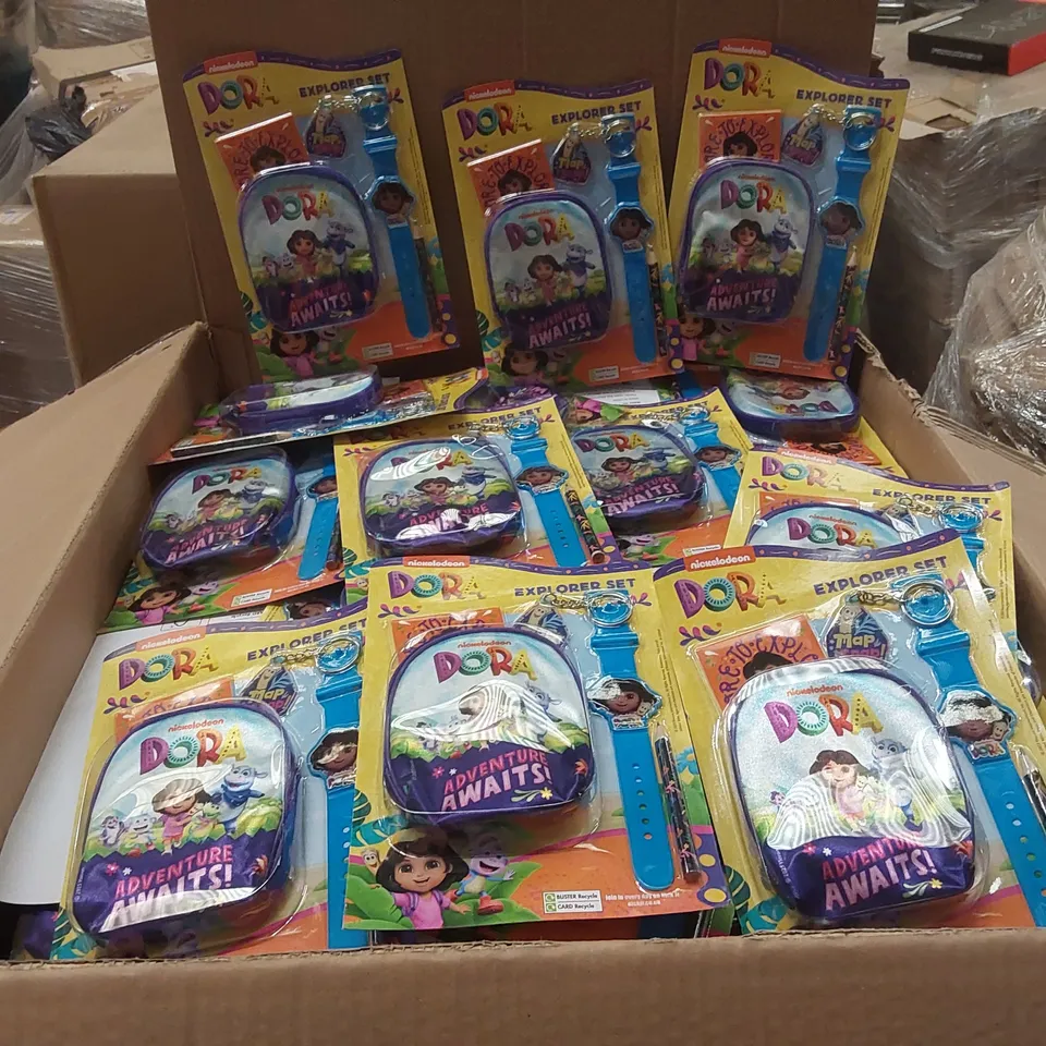 PALLET CONTAINING APPROXIMATELY 2000 BRAND NEW DORA THE EXPLORER BACKPACK KEYRING SETS