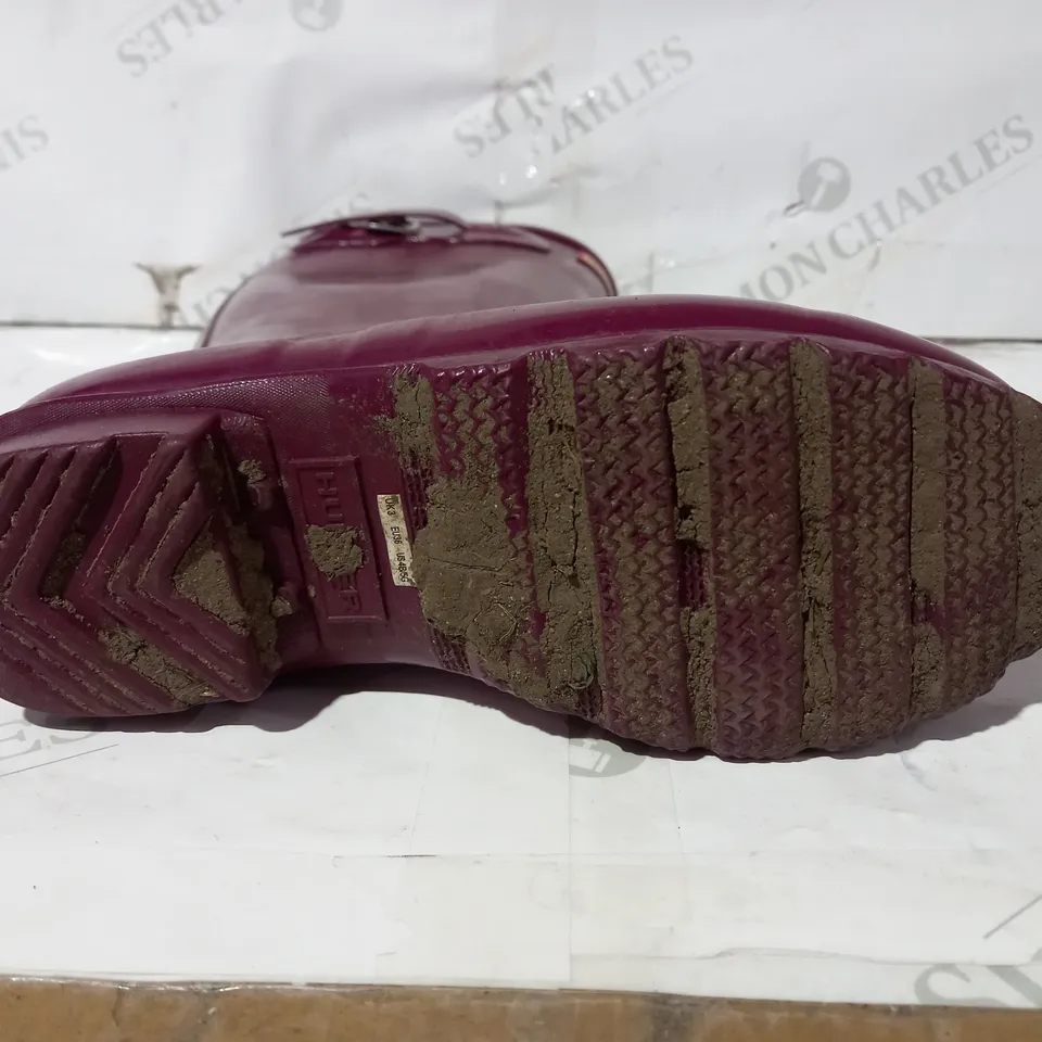 BOXED PAIR OF HUNTER CHILD'S WELLINGTON BOOTS IN VIOLET GLITTER EFFECT UK SIZE 3
