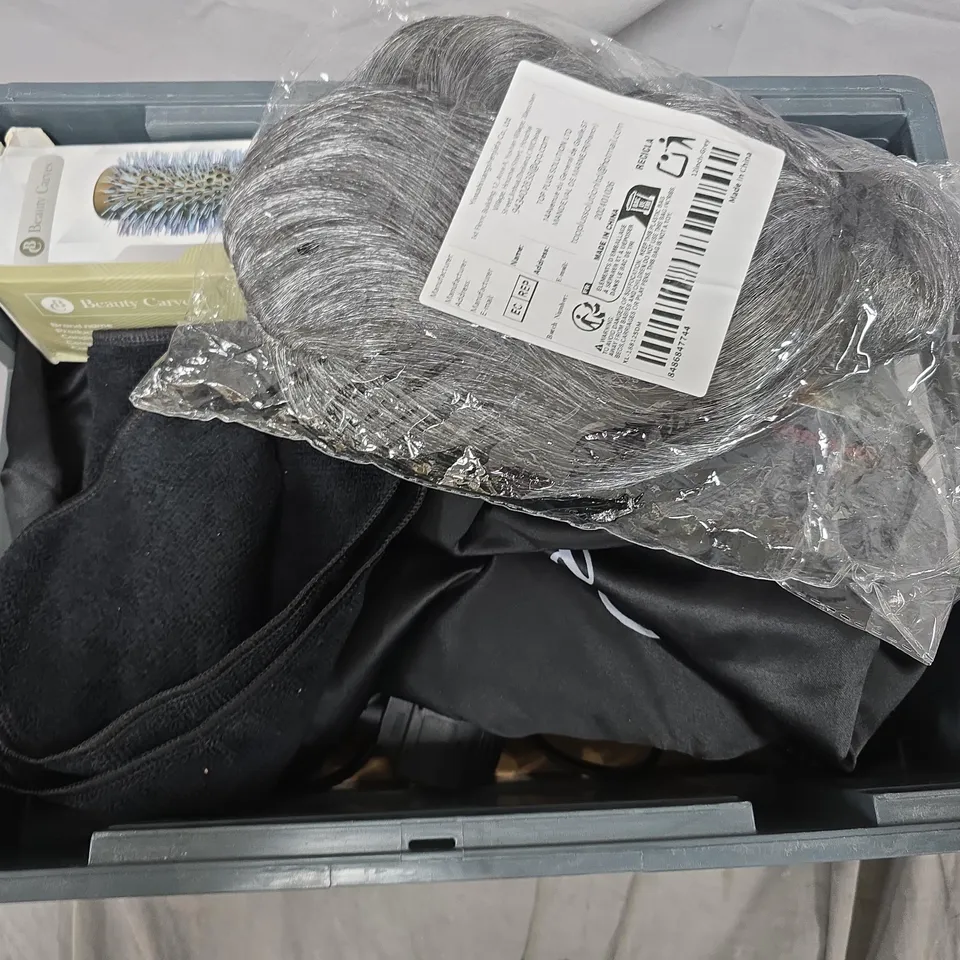 APPROXIMATELY 10 ASSORTED HEALTH & BEAUTY ITEMS TO INCLUDE BOOTS HAIR DRYER, BARREL BRUSH, HAIR EXTENSIONS, ETC