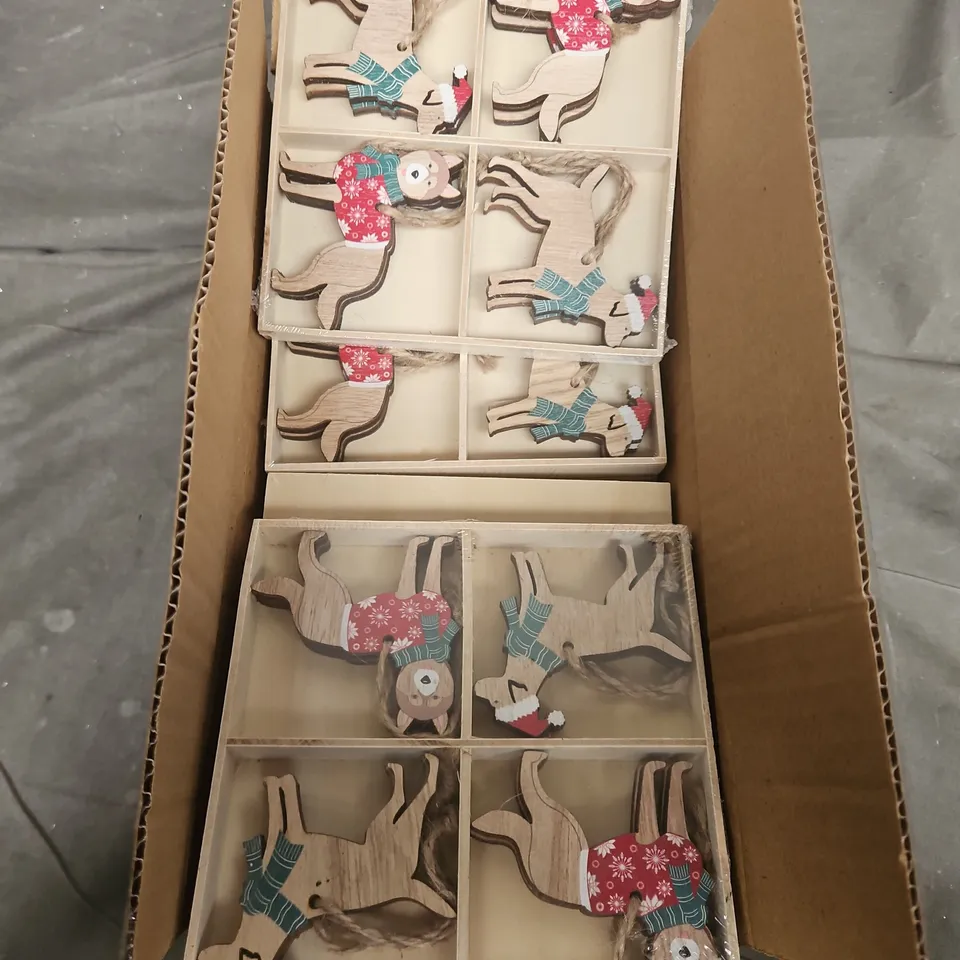 12 X GISELA GRAHAM RUSTIC WOODEN DOG CHRISTMAS TREE DECORATIONS