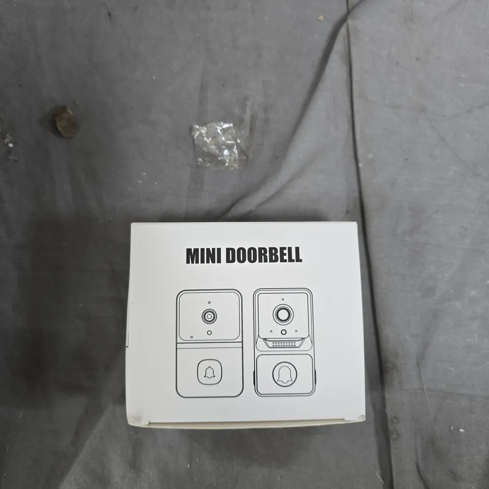 BOX OF APPROXIMATELY 20 ASSORTED ITEMS TO INCLUDE: DOORBELL AND DONKEY GLOVES