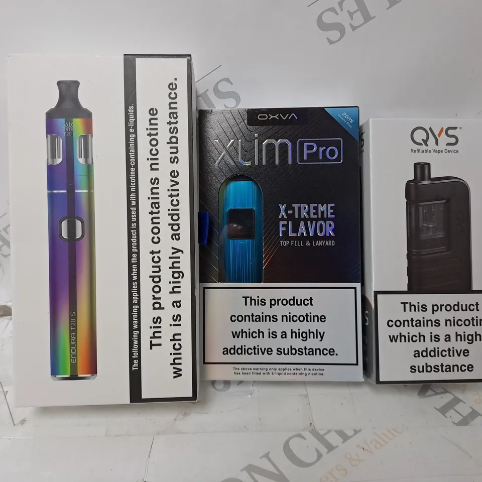 APPROXIMATELY 20 VAPES & E-CIGARETTES TO INCLUDE - QYS VAPE - INNOKIN ENDURA T20S -OXVA XLIM PRO ECT