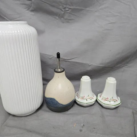 TOTE OF APPROXIMATELY 7 POTTERY ITEMS TO INCLUDE A LARGE VASE AND SALT & PEPPER POTS
