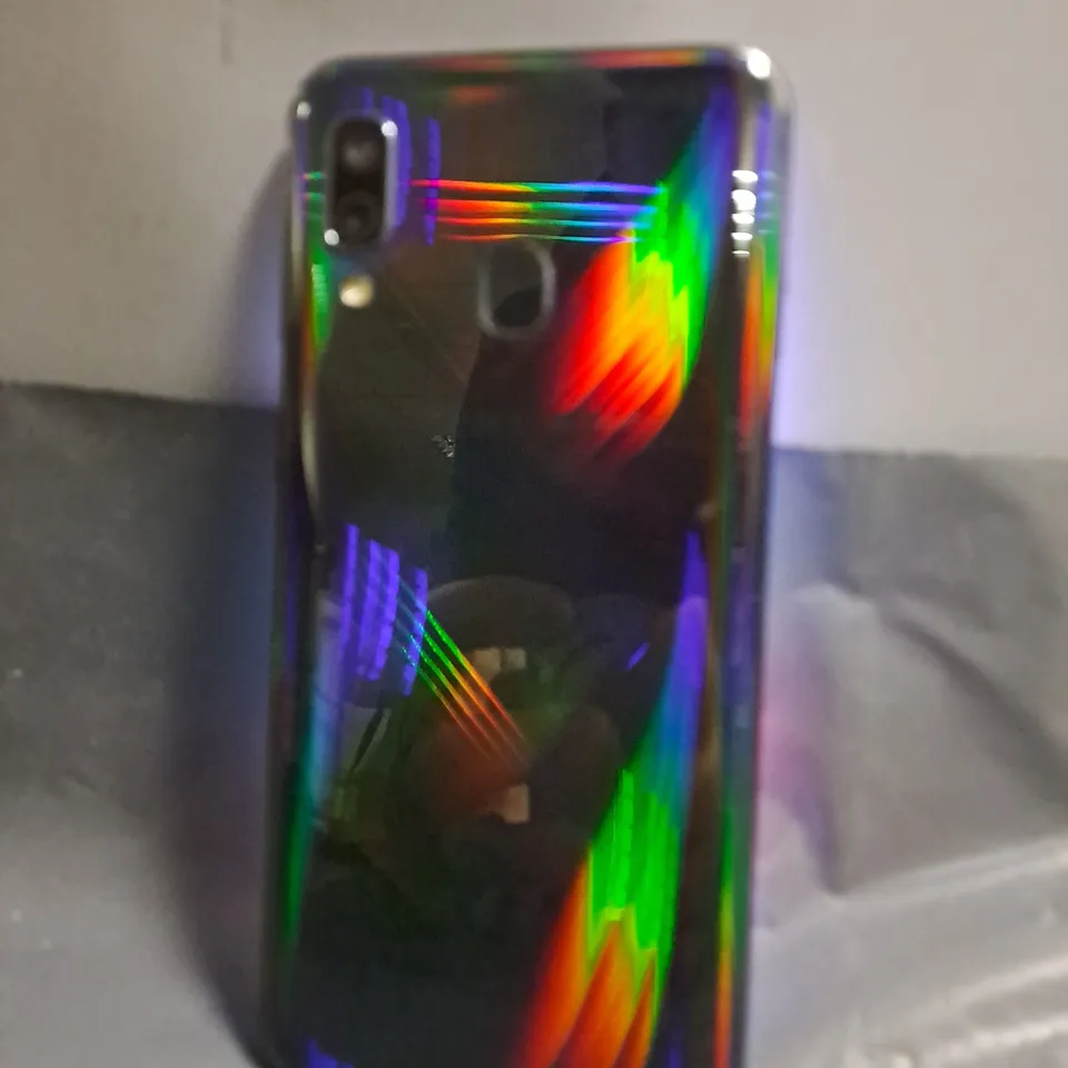 SAMSUNG GALAXY A40 