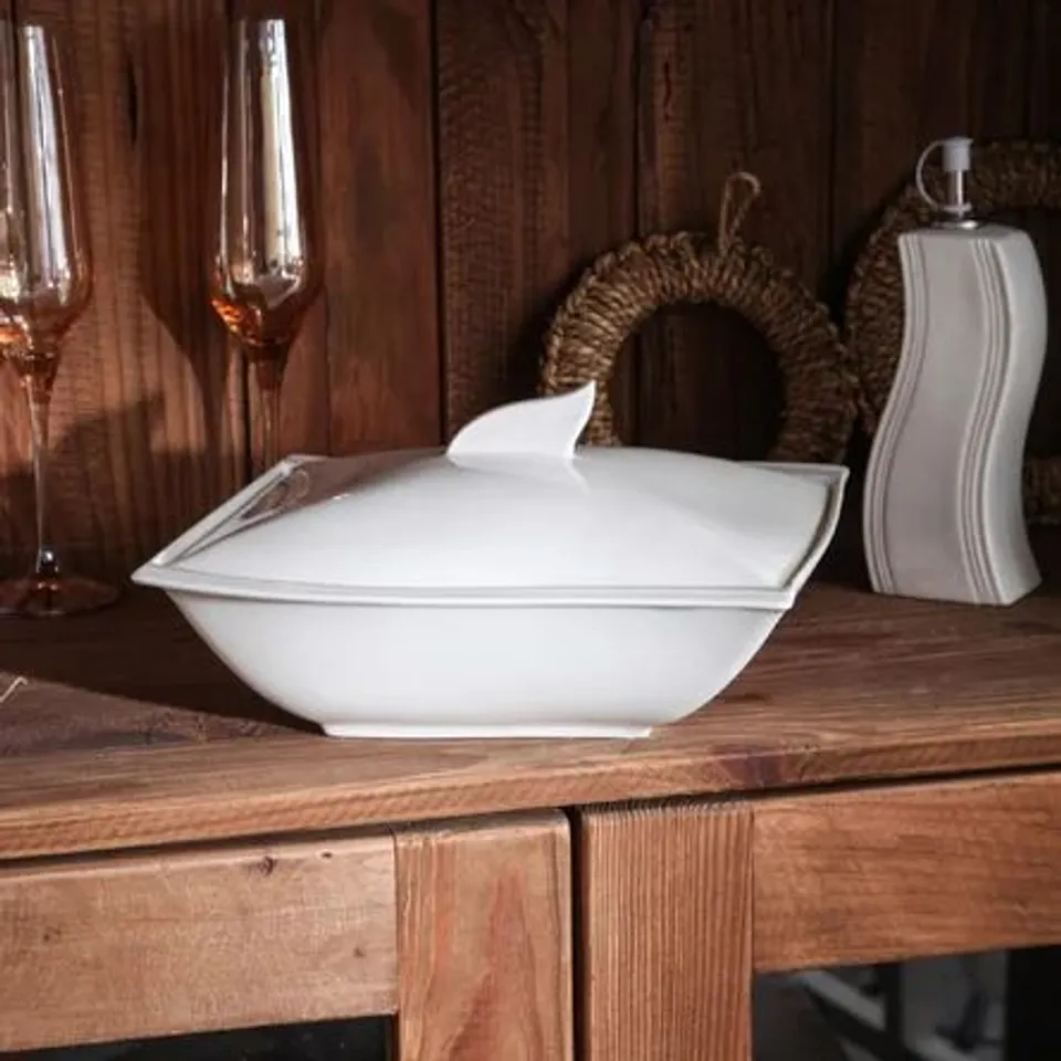 BOXED FLORAC 10" 1400MI WHITE PORCELAIN CHINA SOUP BOWL WITH LID 