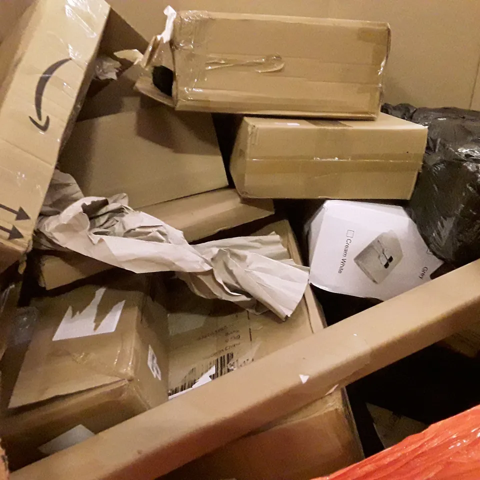 PALLET OF ASSORTED PRODUCTS INCLUDING TOILET SEAT, FLOOR COAT RACK, STORAGE BOX, ELECTRIC CLOTHES DRYER, OLARHIKE DOUBLE HIGH AIR MATTRESS 