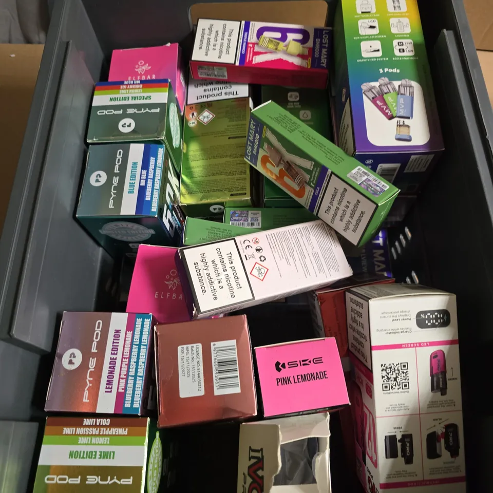 APPROXIMATELY 20 ASSORTED E-CIGARETTE AND VAPE PRODUCTS TO INCLUDE ELFBAR 600 PREFILLED POD KIT, IVG PRO AND LOST MARY REFILL POD 