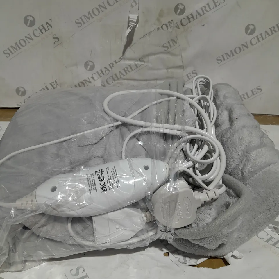 COZEE HOME VELVETSOFT HEATED THROW IN LIGHT GREY