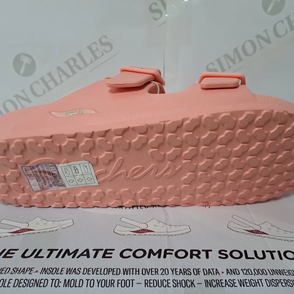 BOXED PINK OPEN TOE SANDALS FOAMIES SIZE 6