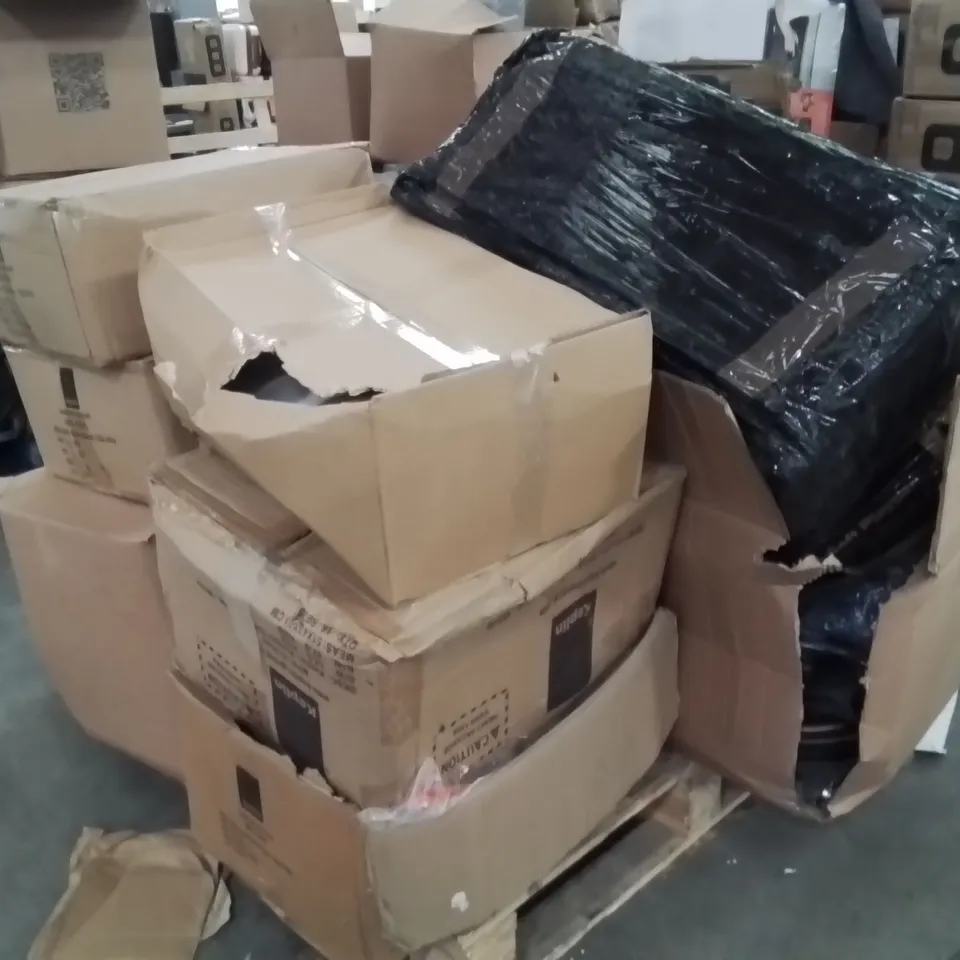PALLET OF ASSORTED HOUSEHOLD GOODS AND PRODUCTS TO INCLUDE;SUITCASE,PLAYPEN,SPIDER CATCHER TOOL