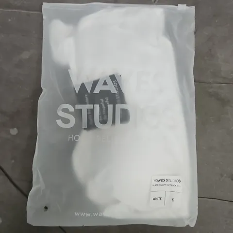 BAGGED WAVES STUDIOS GLAZE HOLLOW-OUT BACK BRA IN WHITE - SMALL