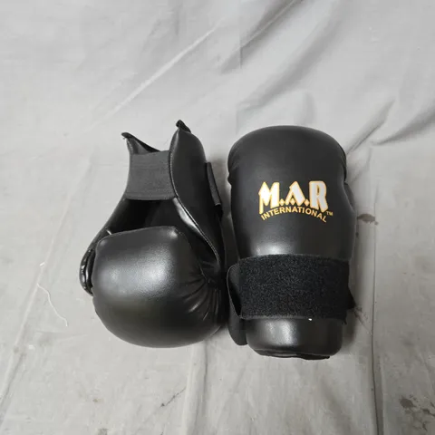 M.A.R INTERNATIONAL FIGHTING GLOVES – BLACK, VELCRO CLOSURE