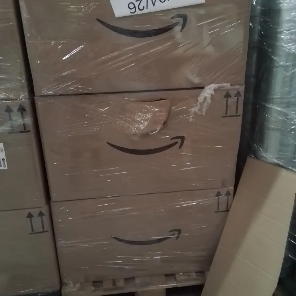 PALLET CONTAINING A LARGE QUANTITY OF PHARMACY PRODUCTS TO INCLUDE;BABY NOISE ASPIRATOR,SCAR SHEETS,EAR WASHER