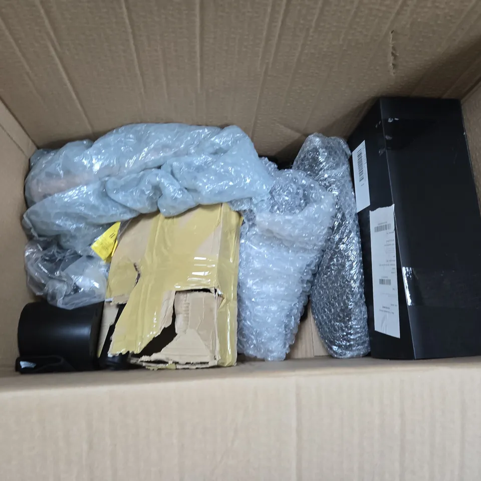 LO TOF APPROXIMATELY 11 ASSORTED REVAMP HAIR CARE APPLIANCES