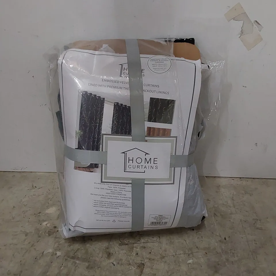 SANTA-ANA PAIR OF THERMAL EYELET CURTAINS - DARK GREEN // SIZE: 165 X 137cm