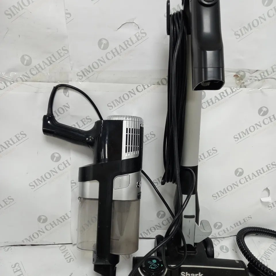 SHARK STRATOS ANTI HAIR WRAP PET PRO VACUUM CLEANER