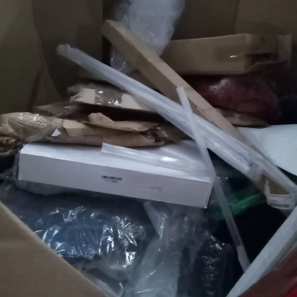 PALLET OF ASSORTED ITEMS INCLUDING AIR COOLER, DRIPEX VANITY MIRROR, M-DESIGN OVER DOOR LAUNDRY DRYING RACK, LED FLUORESCENT LAMP 