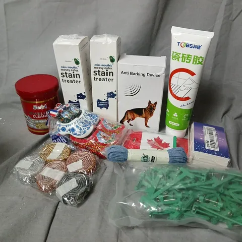 APPROXIMATELY 15 ASSORTED HOUSEHOLD ITEMS TO INCLUDE JEWELLERY CLEANER, ANTI BARKING DEVICE, STAIN TREATER, ETC