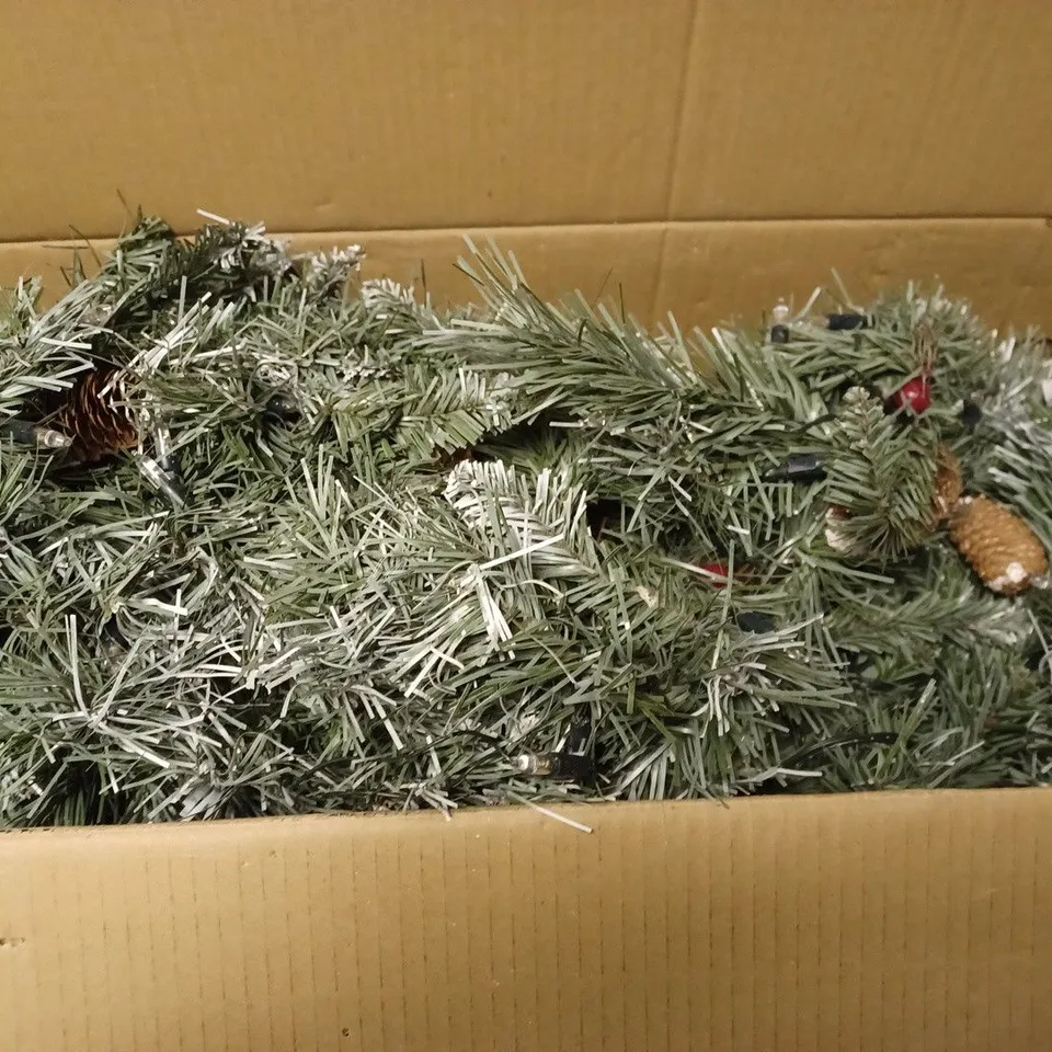 WERCHRISTMAS PRE-LIT SCANDINAVIAN SPRUCE PINE CONE AND BERRY CHRISTMAS TREE