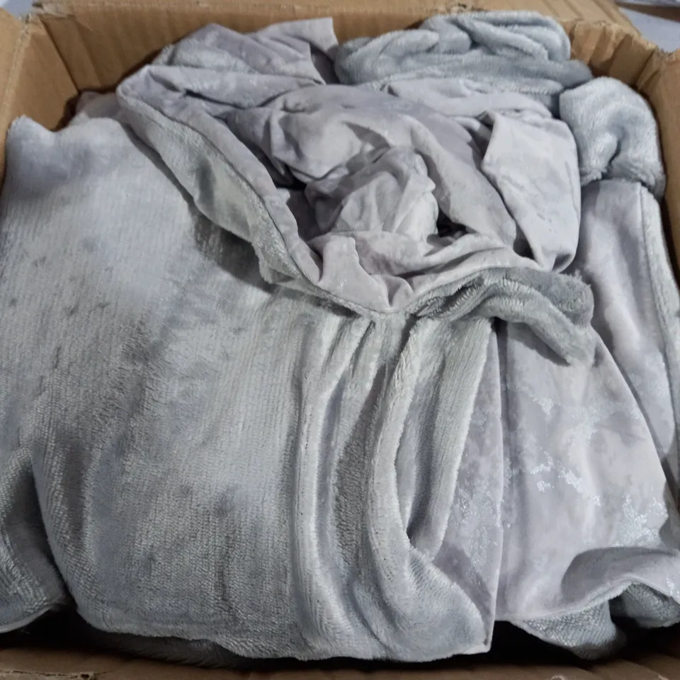 COZEE HOME VELVET AND PLUSH DUVET SET DOUBLE