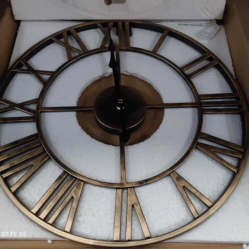 DECORATIVE WALL CLOCK