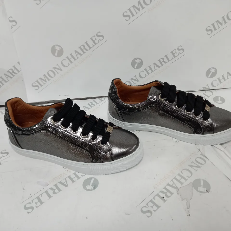 MODA IN PELLE ARONDA TRAINER PEWTER SIZE 3 