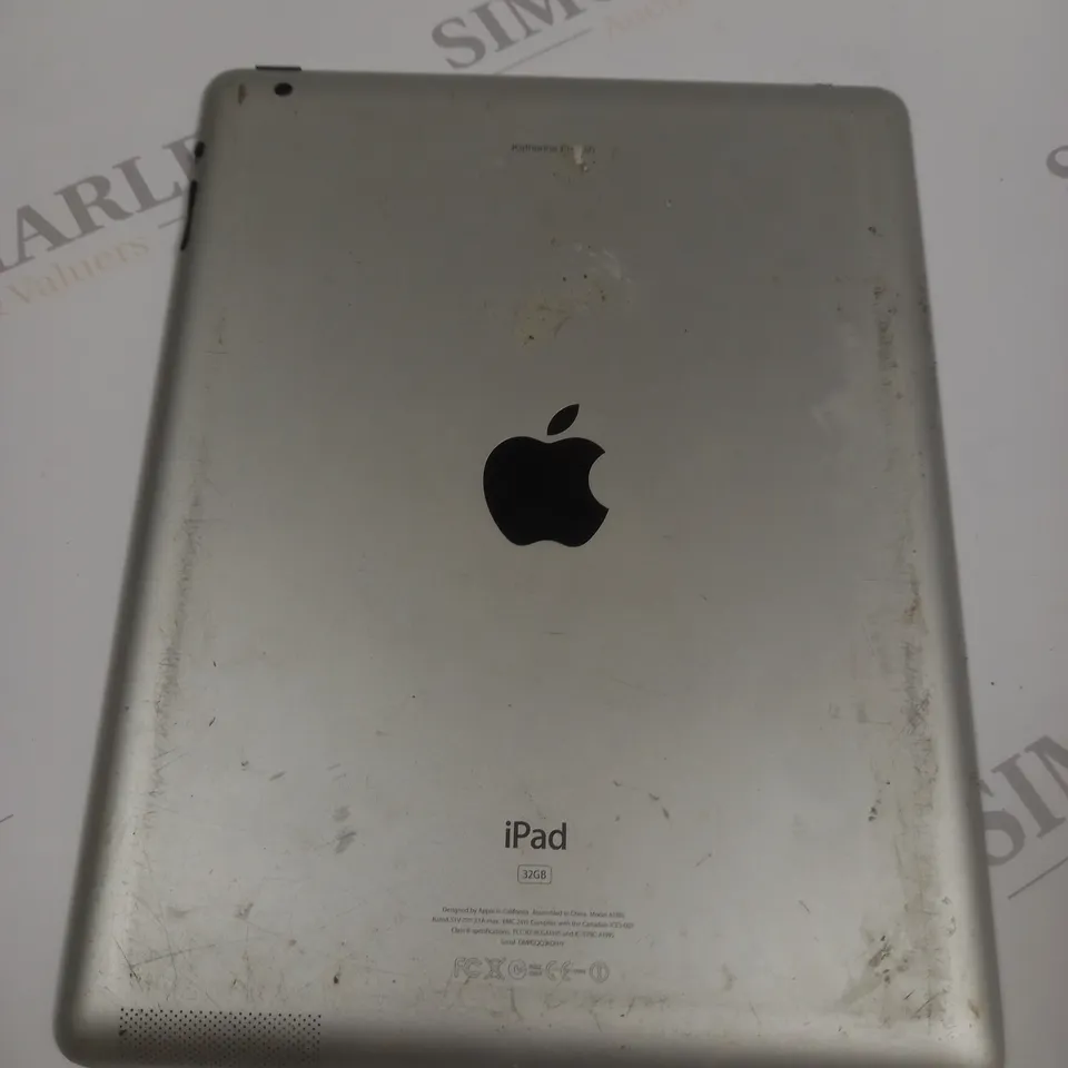 UNBOXED APPLE IPAD 32GB IN SILVER - A1395