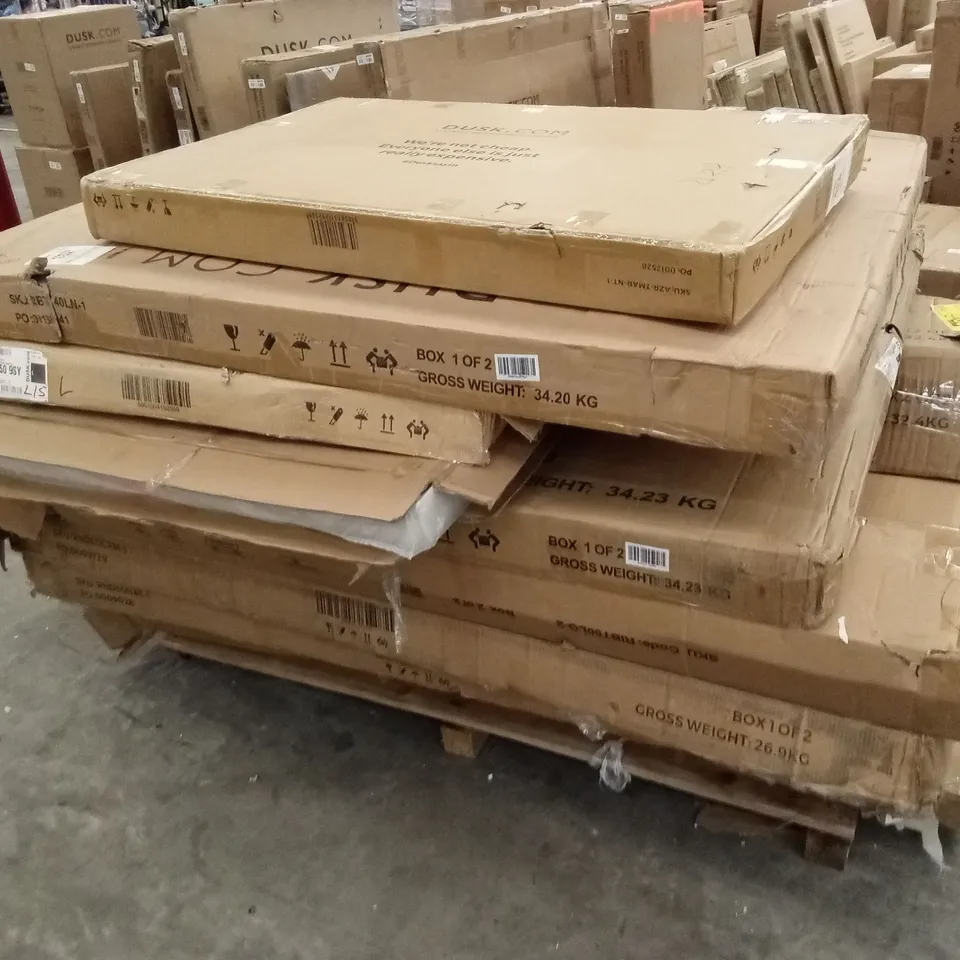 PALLET OF ASSORTED DUSK INCOMPLETE BED PARTS AND PIECES 