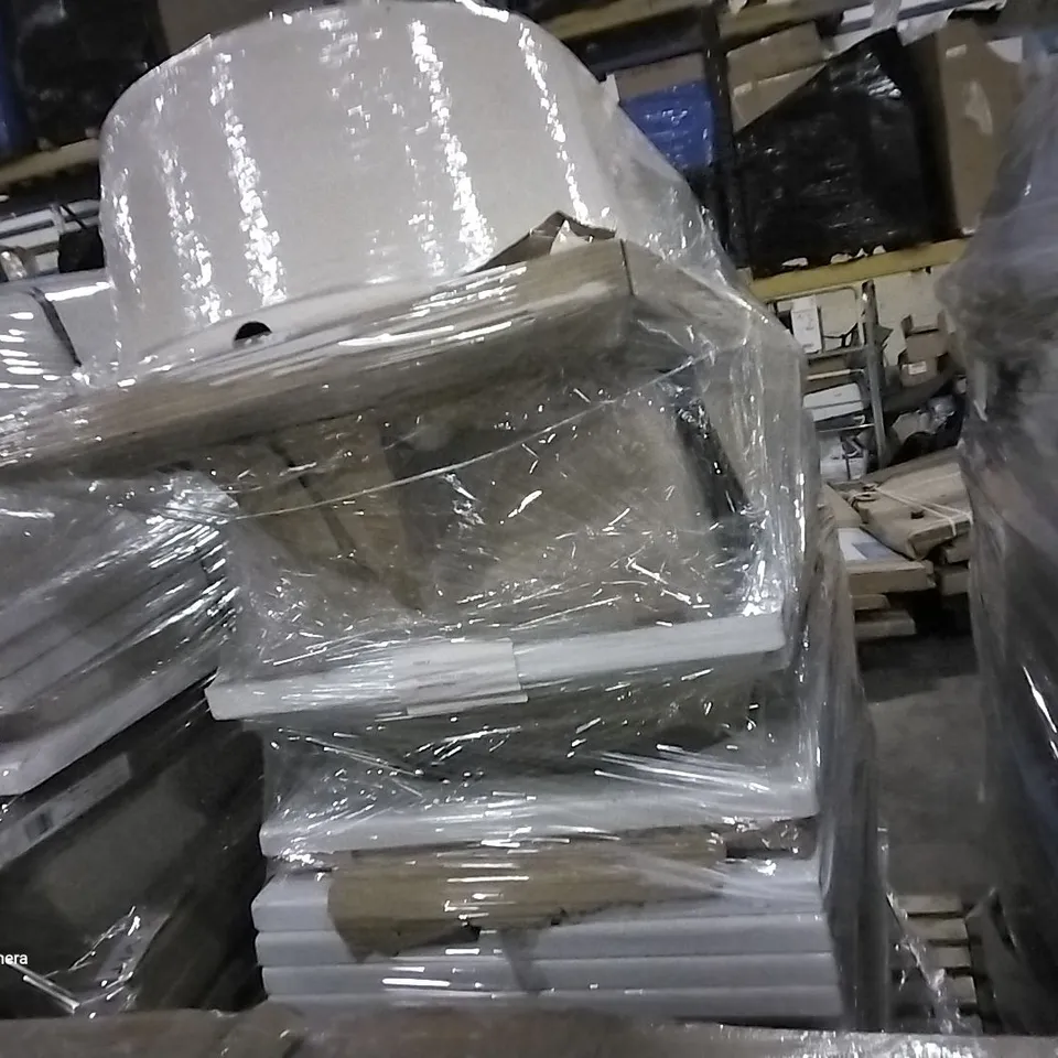 PALLET OF APPROXIMATELY 15 MIXED 1700MM STRAIGHT SINGLE ENDED BATHES
