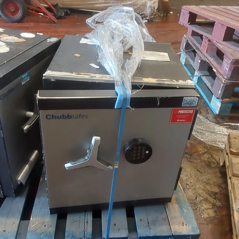 CHUBBSAFES HEAVY DUTY SECURITY SAFE