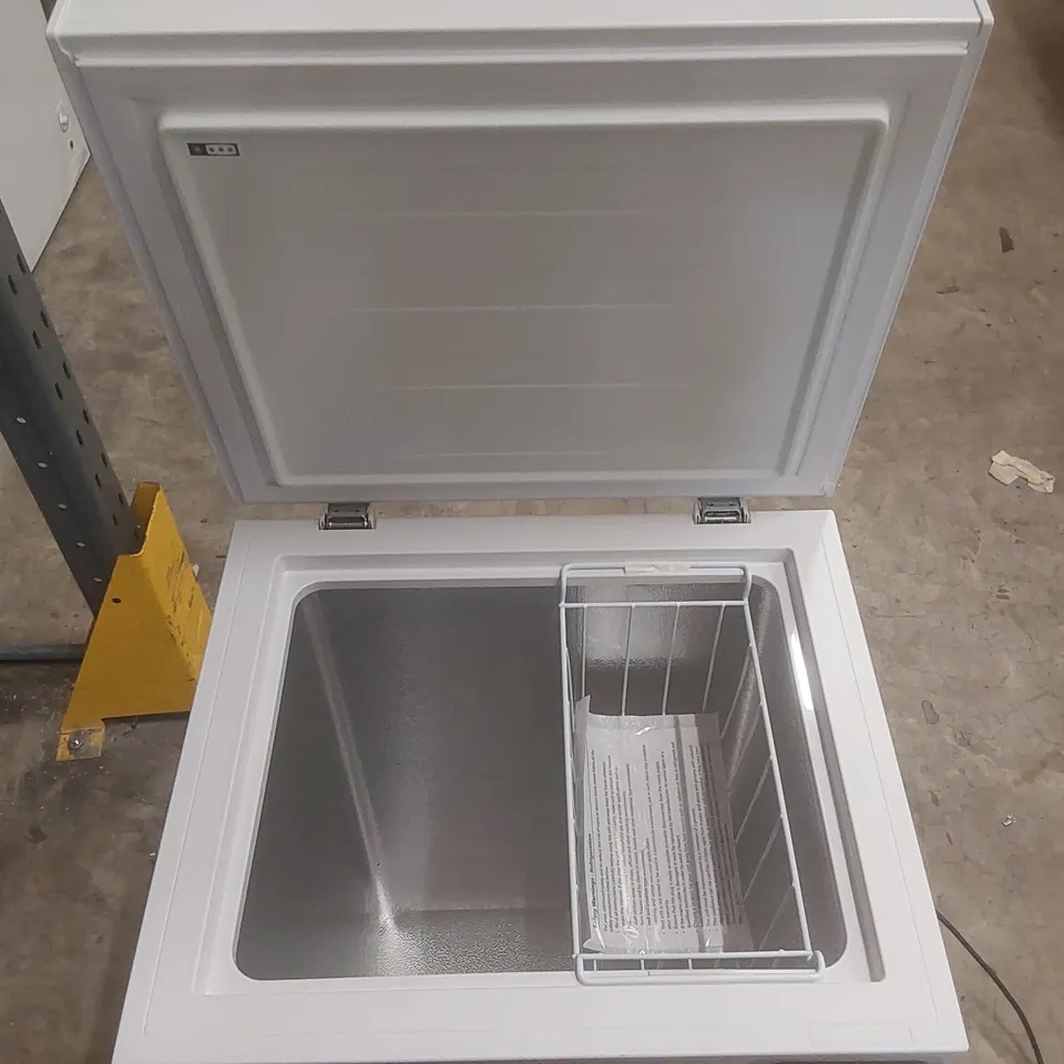 LOGIK L95CFW23 CHEST FREEZER - WHITE