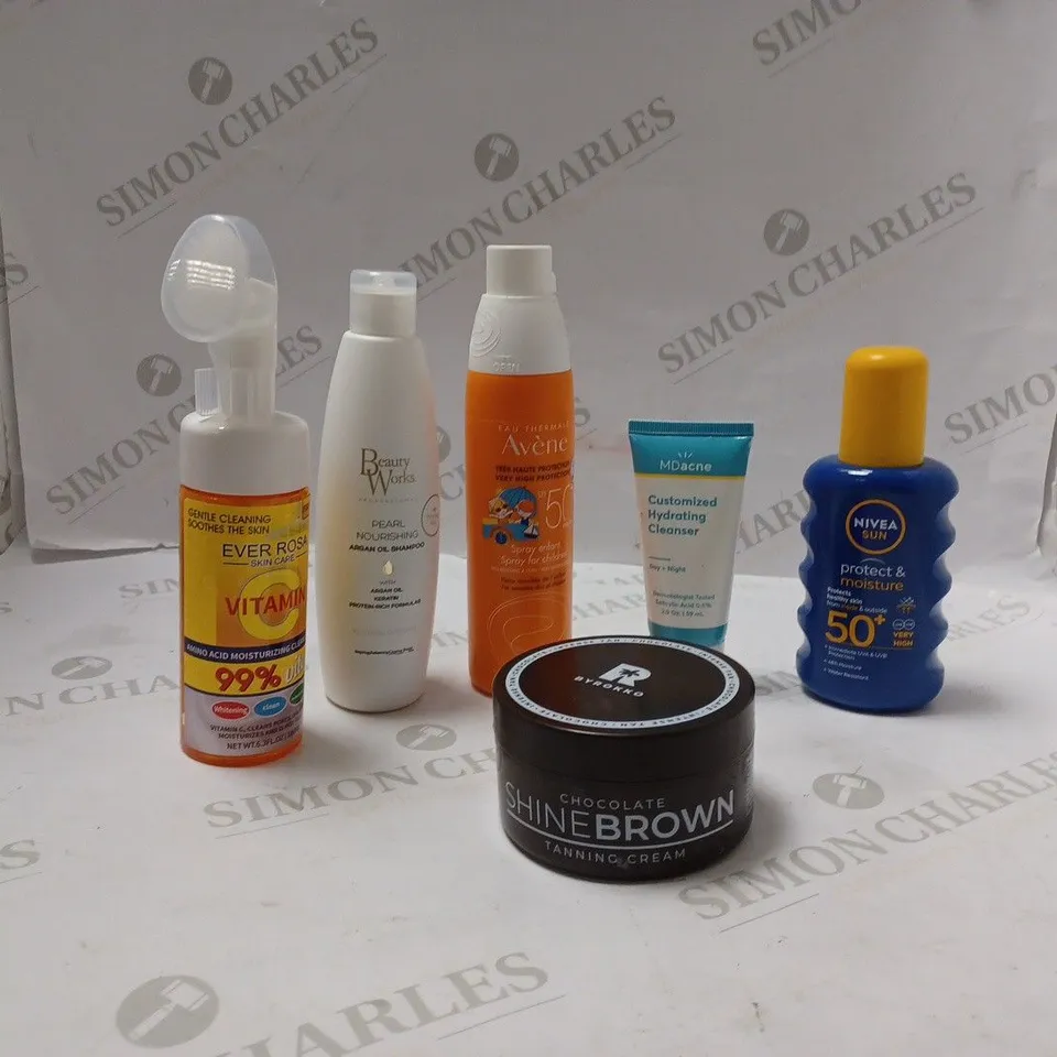 BOXED ASSORTED BEAUTY PRODUCTS INCLUDING TANNING CREAM AND HIGH FACTOR (50+) SUN PROTECTION
