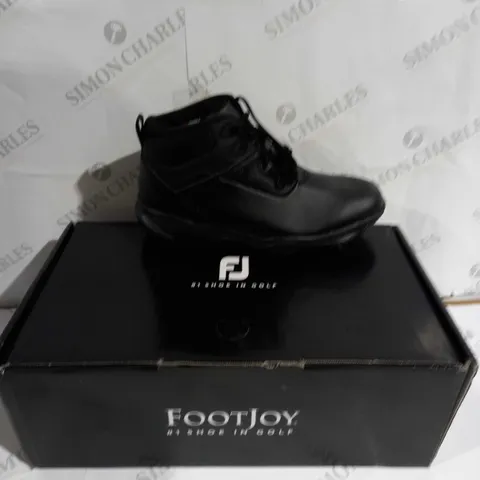 BOXED PAIR OF FOOTJOY STORM WALKER UK 8 