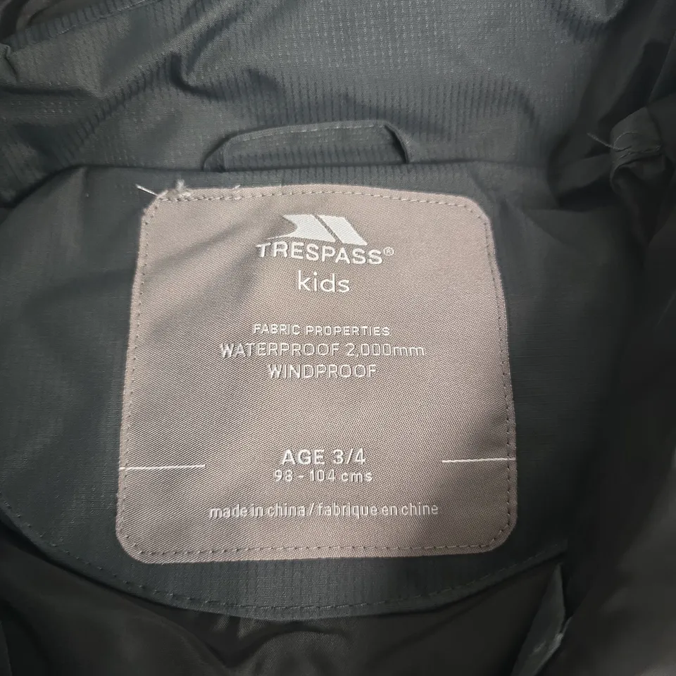 TRESPASS KIDS WATERPROOF ZIP THROUGH COAT IN GREY - 3/4 YRS 98-104CM